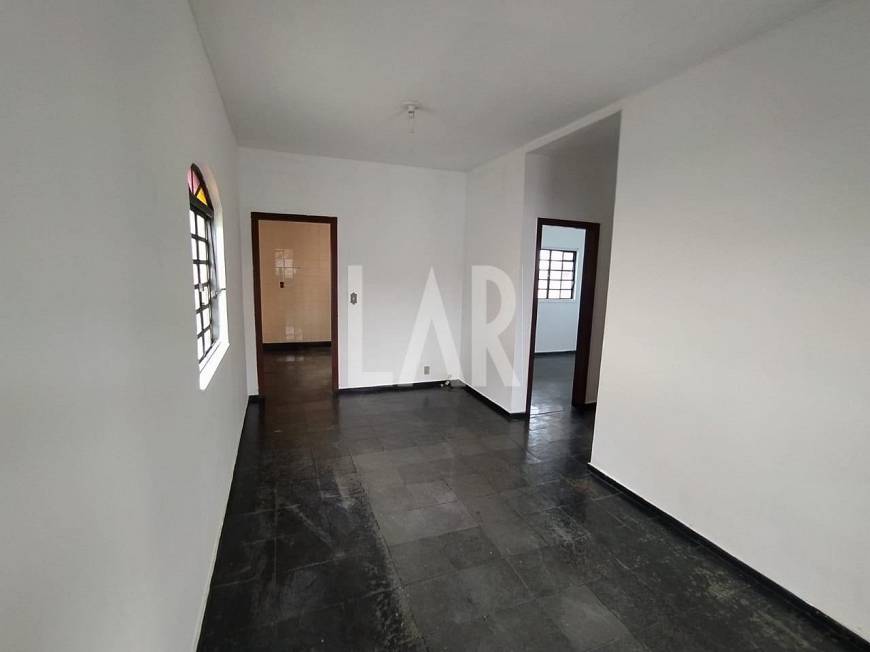Foto 4 de Casa com 2 Quartos para alugar, 75m² em Floramar, Belo Horizonte