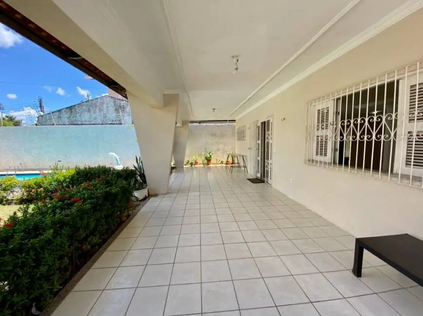 Foto 3 de Casa com 3 Quartos à venda, 234m² em Engenheiro Luciano Cavalcante, Fortaleza