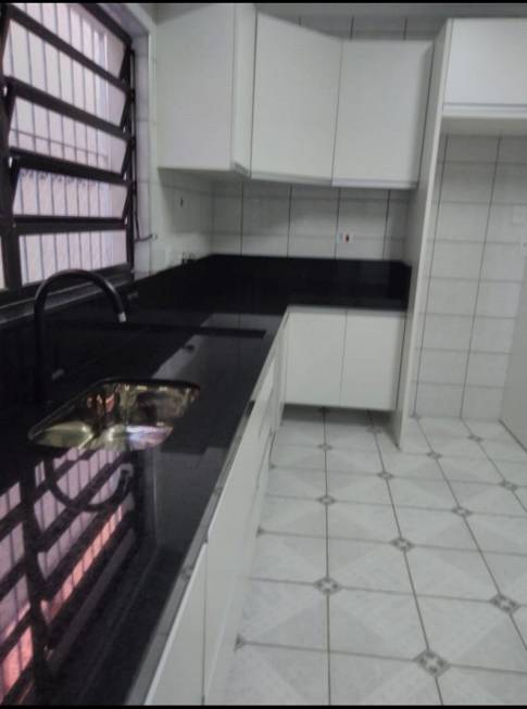 Foto 3 de Casa com 3 Quartos para alugar, 156m² em Vila Carrão, São Paulo