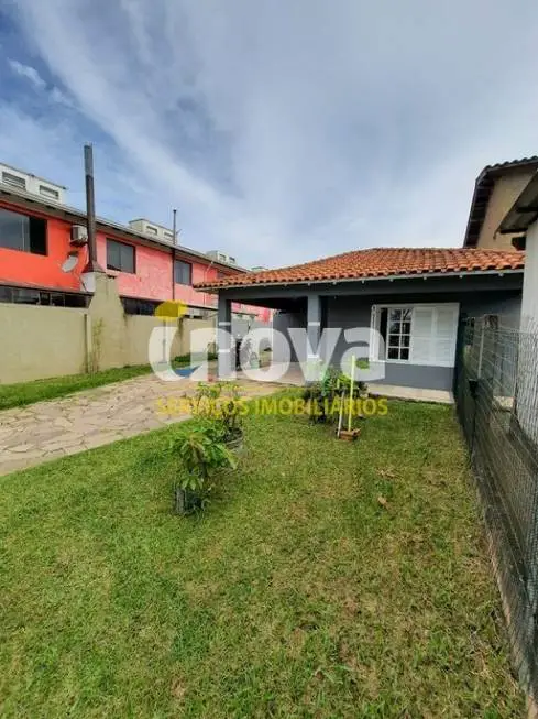 Foto 1 de Casa com 3 Quartos para alugar, 50m² em Zona Nova, Tramandaí