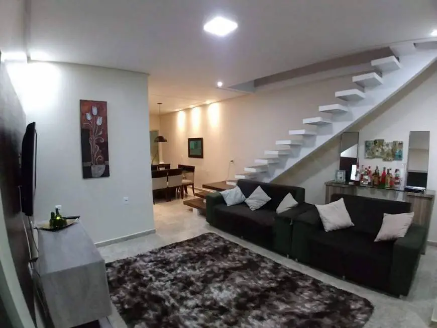 Foto 1 de Casa de Condomínio com 3 Quartos à venda, 200m² em Tarumã, Manaus