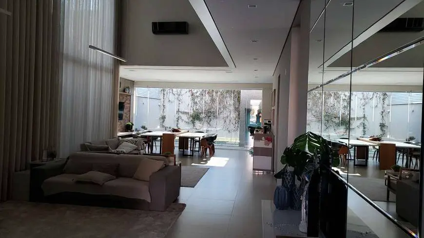 Foto 5 de Casa de Condomínio com 5 Quartos à venda, 333m² em Jardim Inconfidência, Uberlândia
