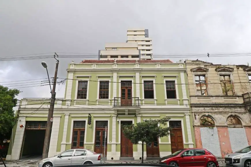 Foto 3 de Apartamento com 1 Quarto para alugar, 33m² em Centro, Curitiba