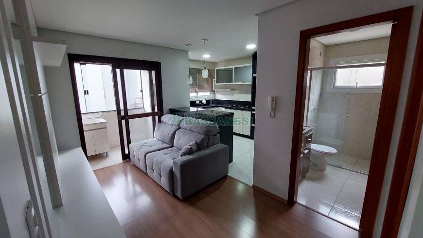 Foto 4 de Apartamento com 1 Quarto para alugar, 50m² em Exposição, Caxias do Sul