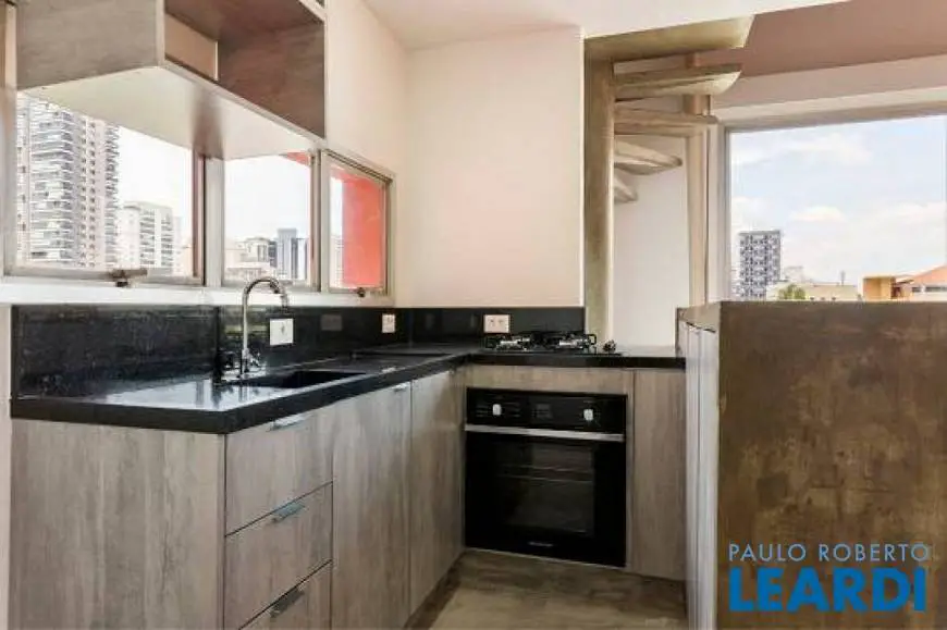 Foto 2 de Apartamento com 1 Quarto para alugar, 65m² em Vila Madalena, São Paulo