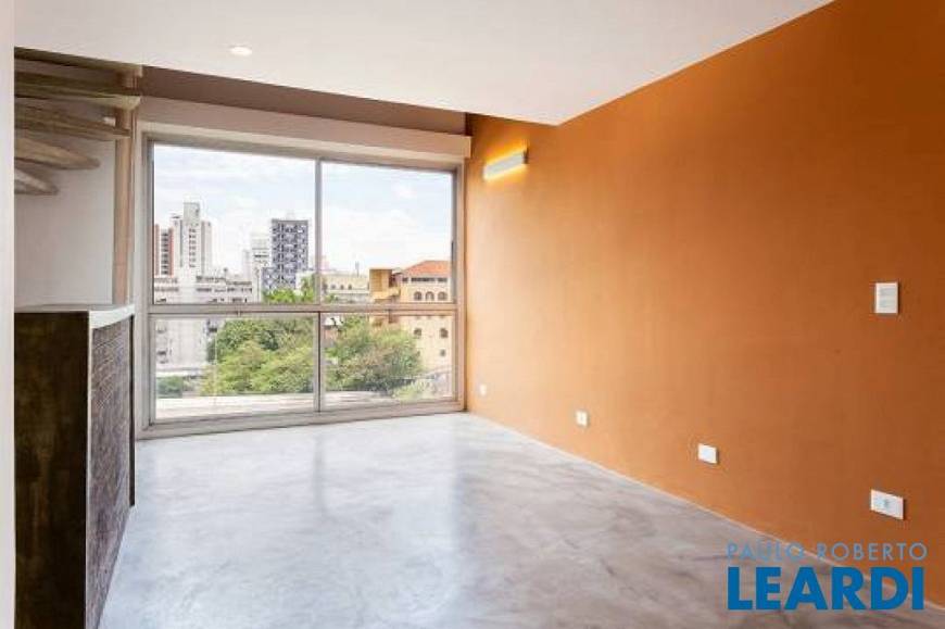 Foto 5 de Apartamento com 1 Quarto para alugar, 65m² em Vila Madalena, São Paulo