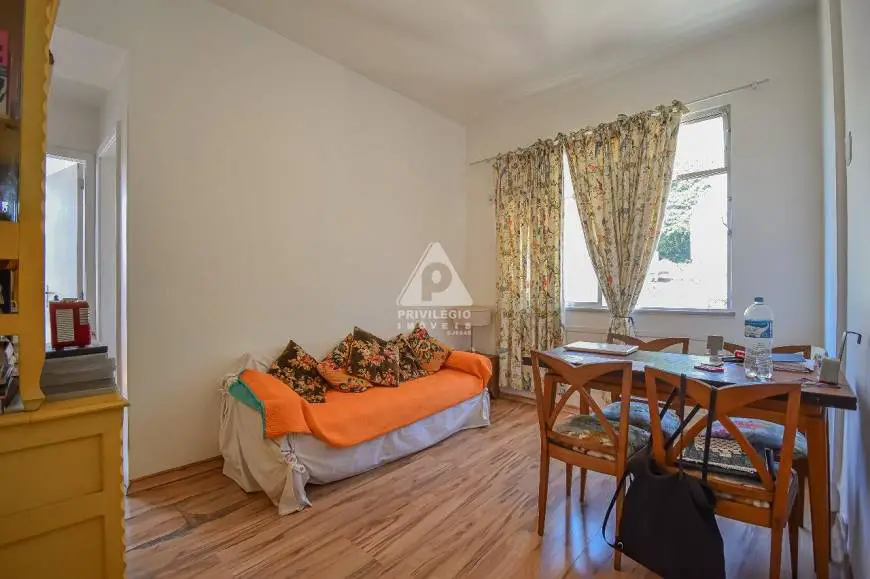 Foto 2 de Apartamento com 2 Quartos para alugar, 60m² em Humaitá, Rio de Janeiro