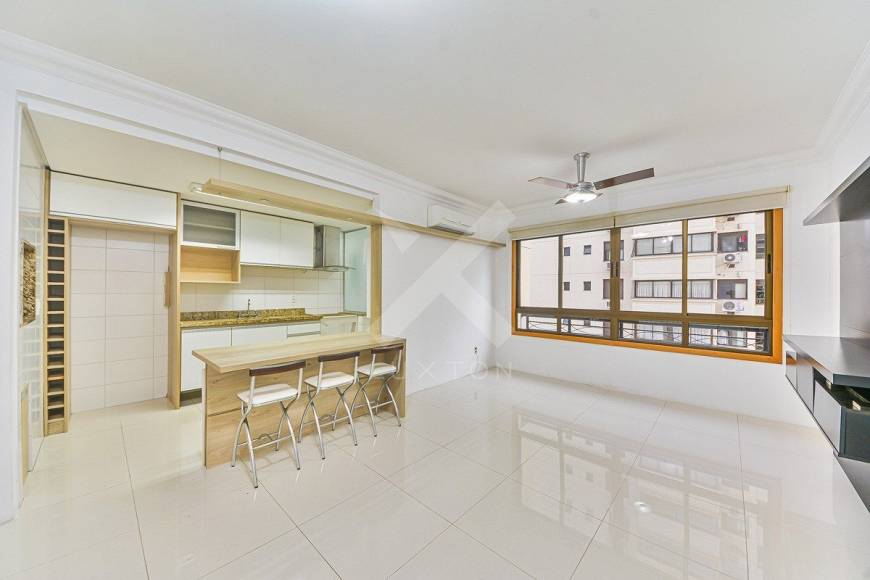 Foto 1 de Apartamento com 2 Quartos para alugar, 75m² em Passo da Areia, Porto Alegre