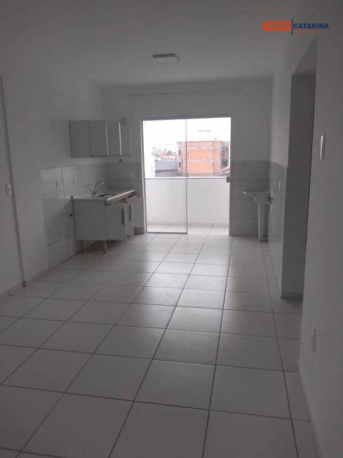 Foto 1 de Apartamento com 2 Quartos para alugar, 52m² em Santa Regina, Camboriú