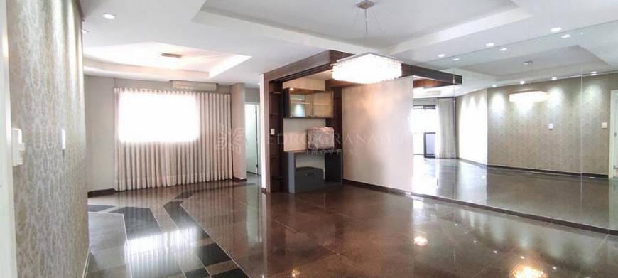 Foto 3 de Apartamento com 4 Quartos para alugar, 206m² em Centro, Maringá