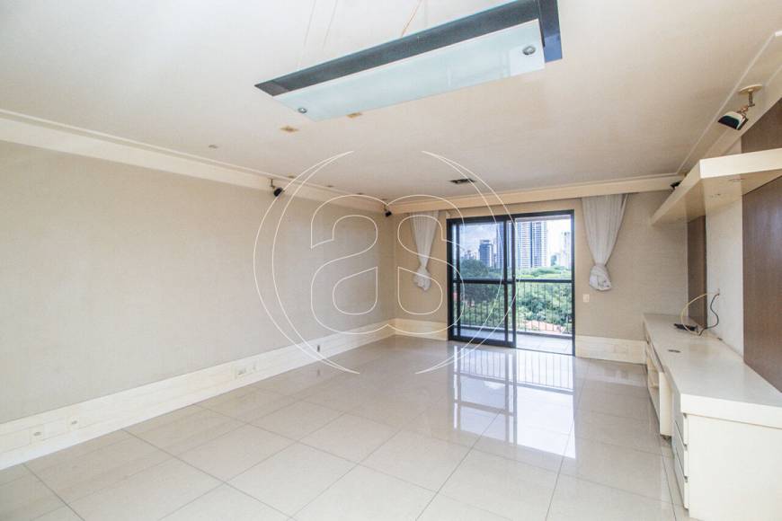 Foto 1 de Apartamento com 4 Quartos para venda ou aluguel, 130m² em Moema, São Paulo