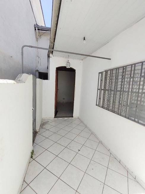 Foto 1 de Casa com 2 Quartos para alugar, 80m² em Vila Guarani, São Paulo