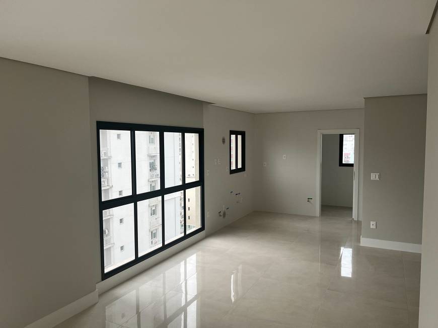 Foto 1 de Apartamento com 4 Quartos para alugar, 138m² em Centro, Balneário Camboriú