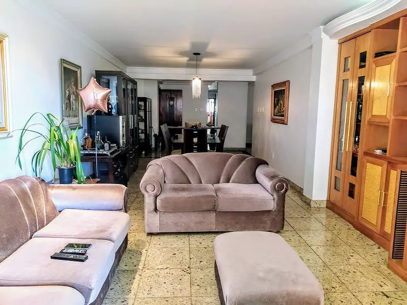 Foto 2 de Apartamento com 4 Quartos à venda, 260m² em Praia do Sua, Vitória