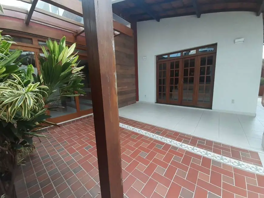 Foto 1 de Casa com 3 Quartos à venda, 295m² em Sao Judas Tadeu, Guarapari