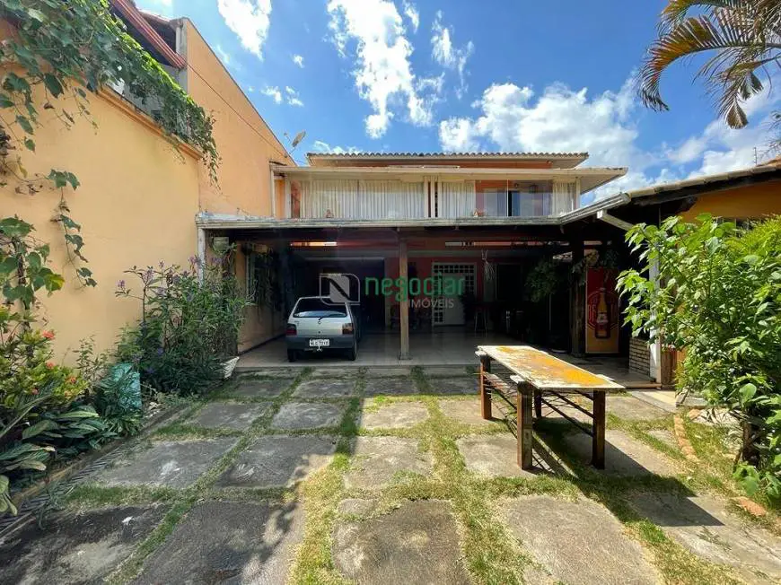 Foto 1 de Casa com 4 Quartos para alugar, 220m² em Santa Lucia, Betim
