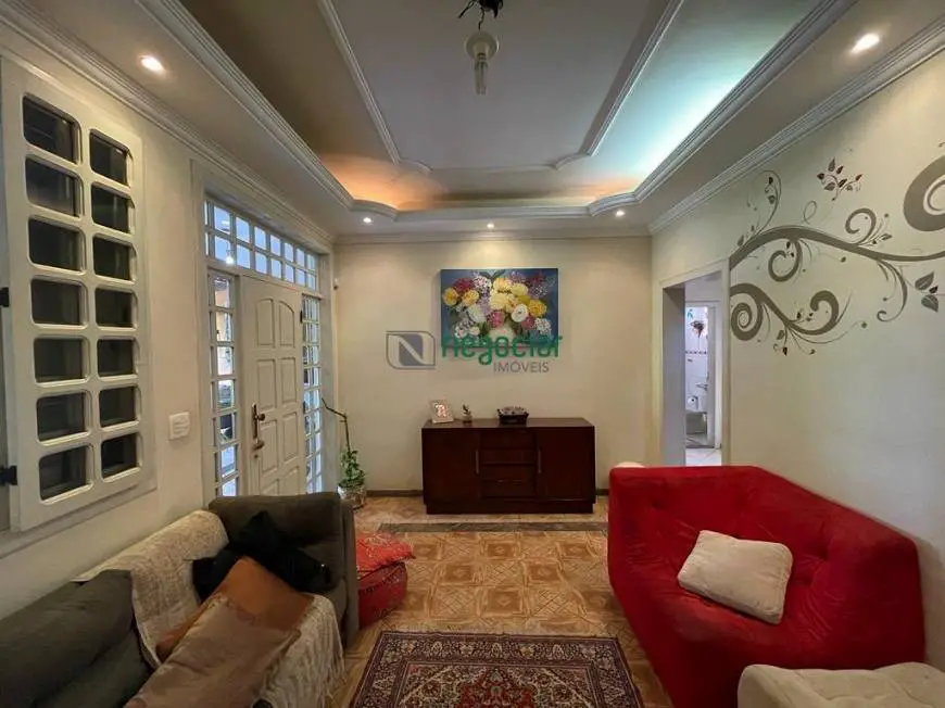 Foto 5 de Casa com 4 Quartos para alugar, 220m² em Santa Lucia, Betim