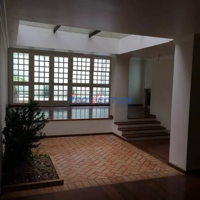 Foto 2 de Sobrado com 3 Quartos à venda, 360m² em Vila Brandina, Campinas