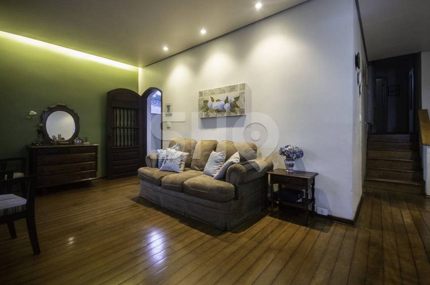 Foto 1 de Sobrado com 6 Quartos à venda, 242m² em Santana, São Paulo