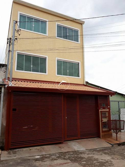 Foto 1 de Sobrado com 8 Quartos à venda, 300m² em Taguatinga Norte, Brasília