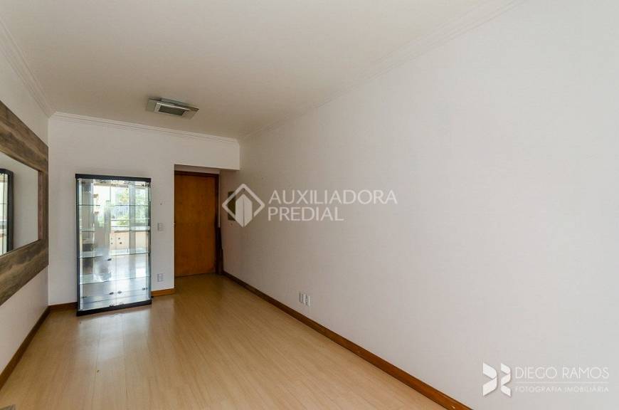 Foto 3 de Apartamento com 3 Quartos à venda, 73m² em Boa Vista, Porto Alegre