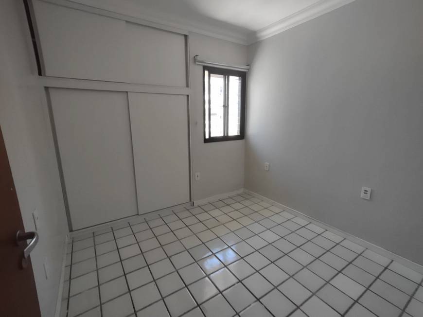 Foto 2 de Apartamento com 3 Quartos à venda, 99m² em Ponta Verde, Maceió