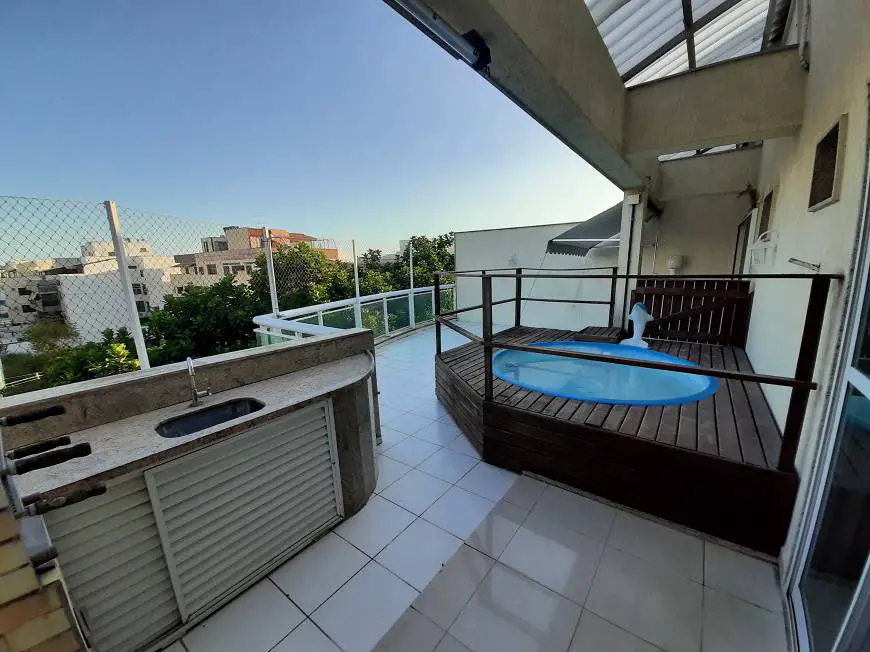 Foto 1 de Apartamento com 3 Quartos para alugar, 200m² em Recreio Dos Bandeirantes, Rio de Janeiro