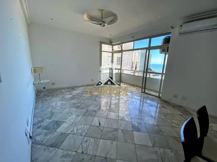 Foto 3 de Apartamento com 4 Quartos para alugar, 140m² em Praia das Pitangueiras, Guarujá