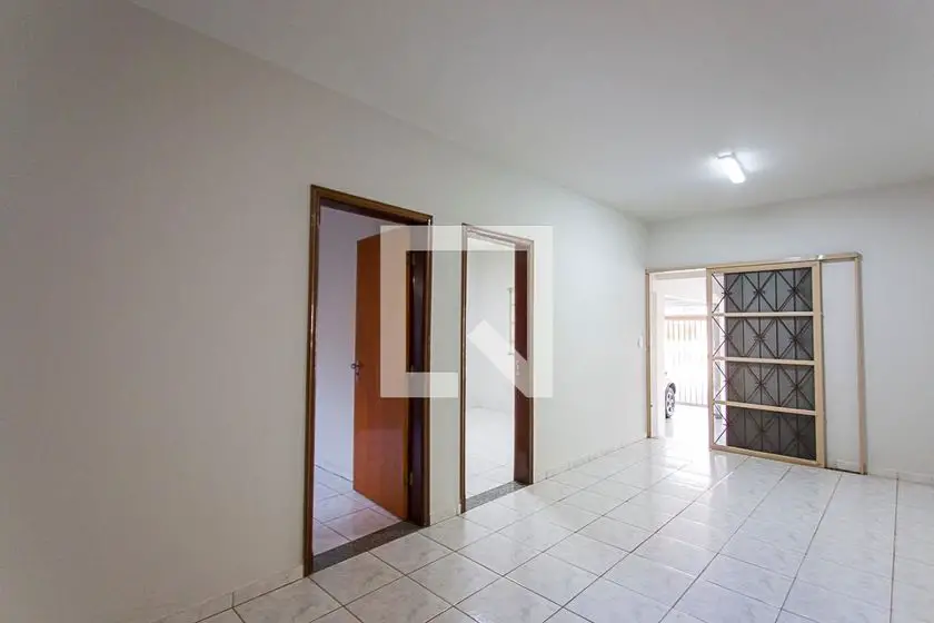 Foto 3 de Casa com 3 Quartos para alugar, 110m² em Centro, Uberlândia