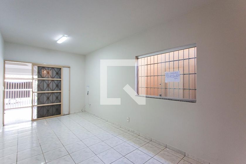 Foto 4 de Casa com 3 Quartos para alugar, 110m² em Centro, Uberlândia