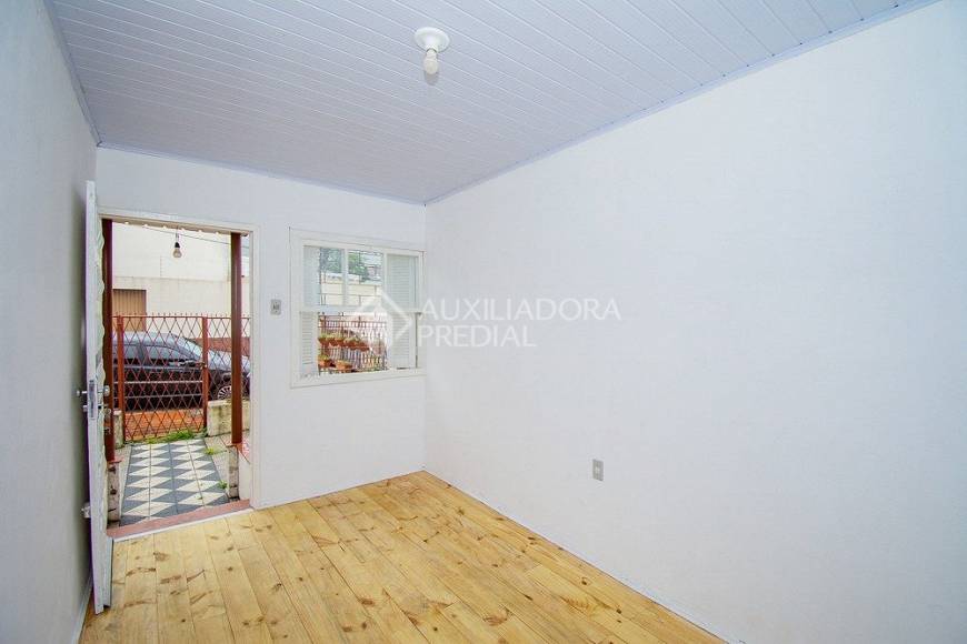 Foto 2 de Casa com 3 Quartos para alugar, 70m² em Jardim Carvalho, Porto Alegre