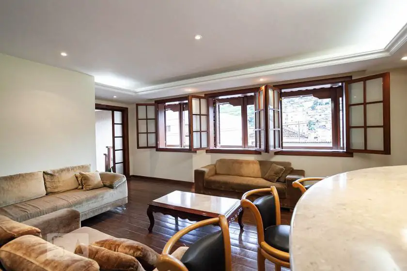 Foto 5 de Casa com 3 Quartos para alugar, 170m² em Santa Efigênia, Belo Horizonte