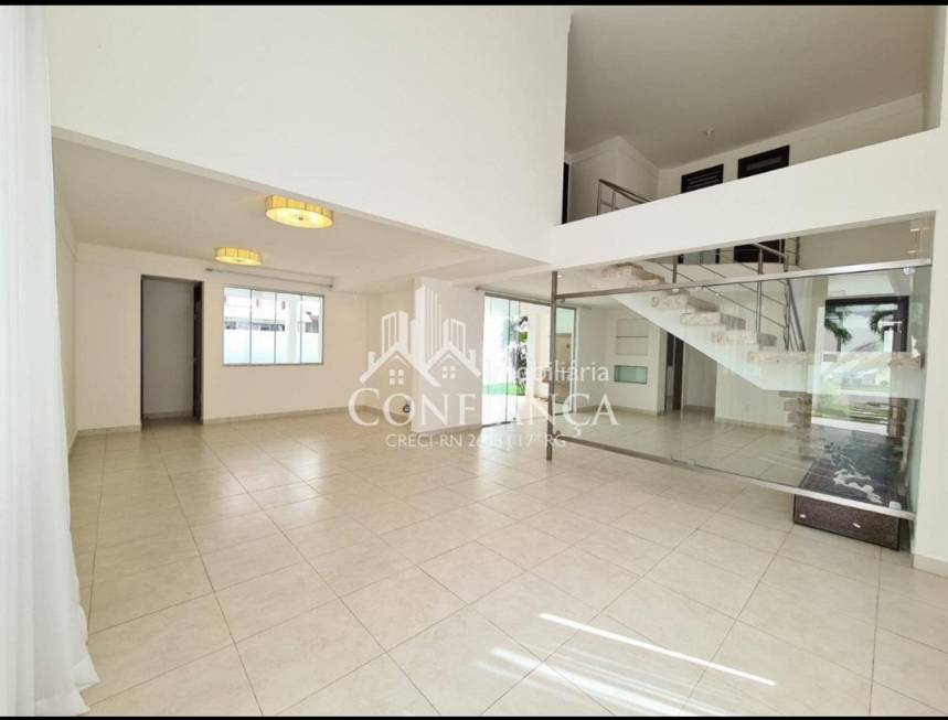 Foto 1 de Casa de Condomínio com 4 Quartos à venda, 370m² em Candelária, Natal