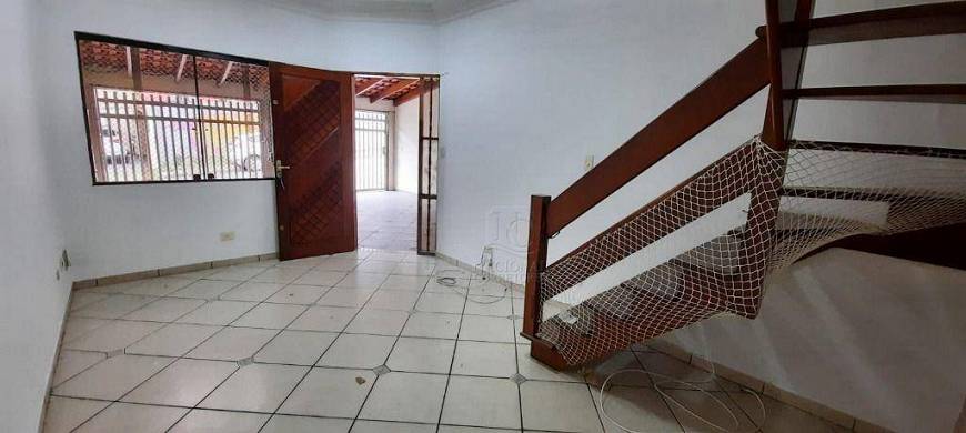 Foto 1 de Sobrado com 3 Quartos para venda ou aluguel, 139m² em Bangu, Santo André