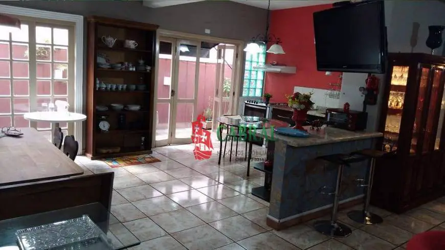 Foto 2 de Sobrado com 4 Quartos à venda, 417m² em Vila Rosalia, Guarulhos