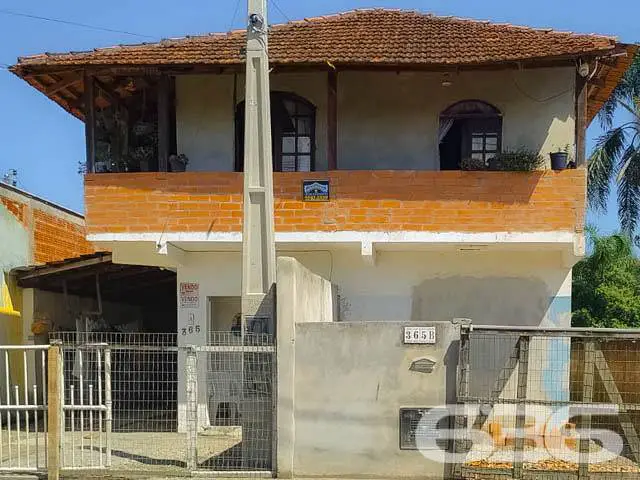 Foto 2 de Sobrado com 5 Quartos à venda, 200m² em Centro, Balneário Barra do Sul
