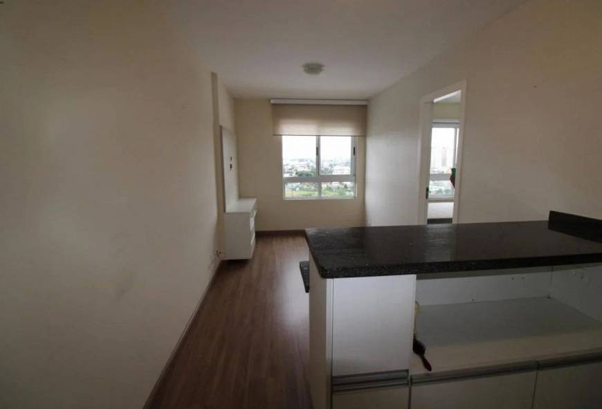 Foto 3 de Apartamento com 1 Quarto para alugar, 33m² em Novo Mundo, Curitiba