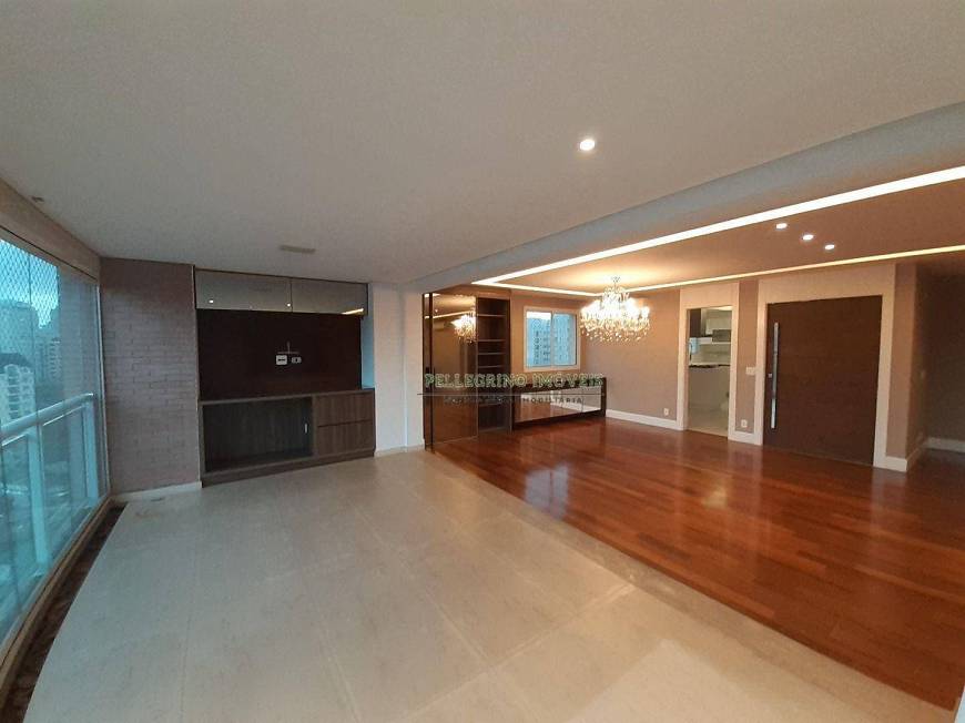 Foto 3 de Apartamento com 3 Quartos à venda, 203m² em Itaim Bibi, São Paulo