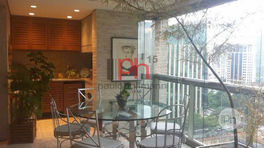 Foto 1 de Apartamento com 3 Quartos para alugar, 262m² em Itaim Bibi, São Paulo