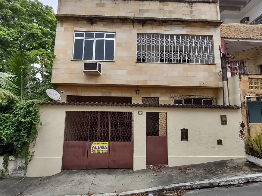 Foto 1 de Casa com 2 Quartos para alugar, 179m² em  Vila Valqueire, Rio de Janeiro