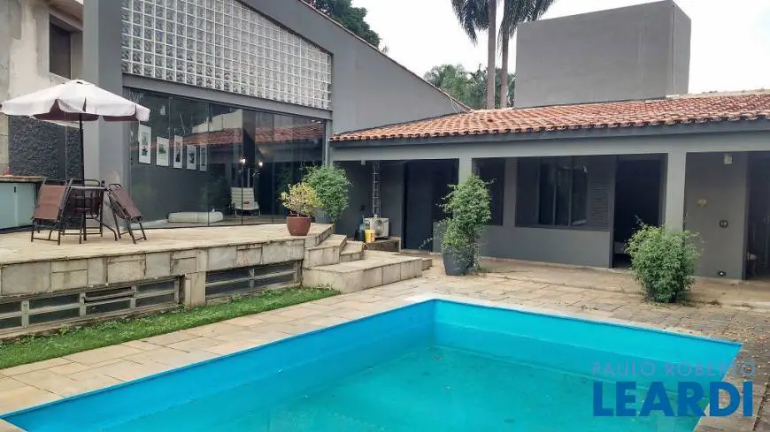 Foto 1 de Casa com 3 Quartos para alugar, 360m² em Boaçava, São Paulo