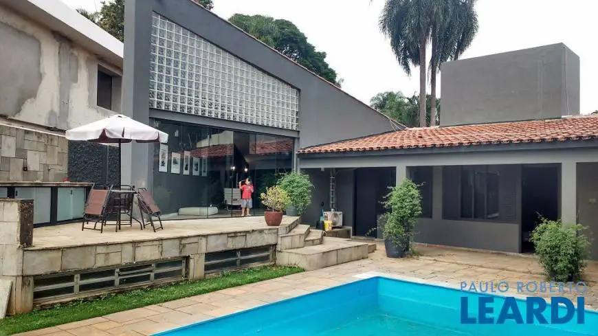 Foto 3 de Casa com 3 Quartos para alugar, 360m² em Boaçava, São Paulo