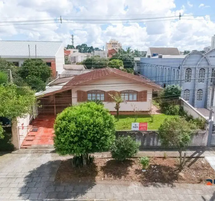 Foto 1 de Casa com 3 Quartos à venda, 130m² em Capão Raso, Curitiba