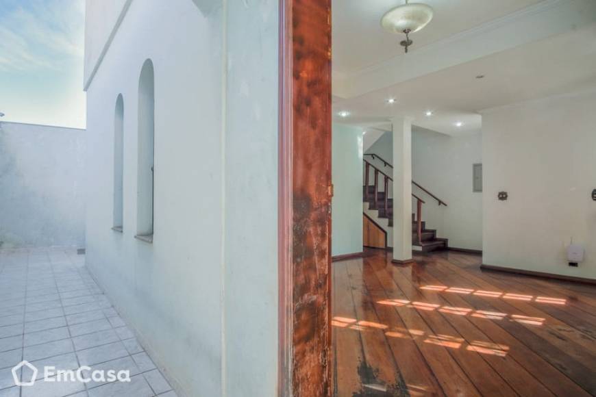Foto 5 de Casa com 4 Quartos à venda, 264m² em Vila Guarani, São Paulo