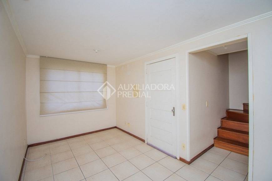 Foto 1 de Casa de Condomínio com 2 Quartos para alugar, 84m² em Jardim Itú Sabará, Porto Alegre