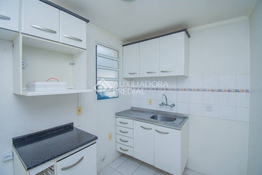 Foto 4 de Casa de Condomínio com 2 Quartos para alugar, 84m² em Jardim Itú Sabará, Porto Alegre