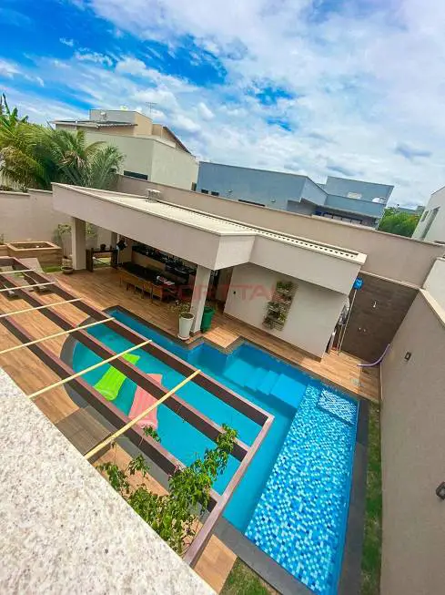 Foto 1 de Casa de Condomínio com 5 Quartos à venda, 457m² em Alphaville Araguaia, Goiânia