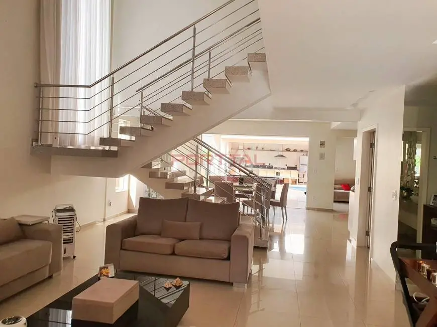 Foto 3 de Casa de Condomínio com 5 Quartos à venda, 457m² em Alphaville Araguaia, Goiânia