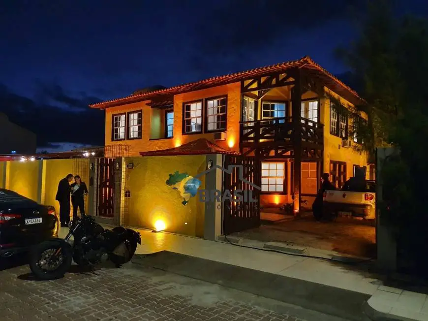 Foto 1 de Sobrado com 6 Quartos à venda, 640m² em Costazul, Rio das Ostras