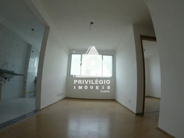 Foto 1 de Apartamento com 2 Quartos à venda, 43m² em Colégio, Rio de Janeiro